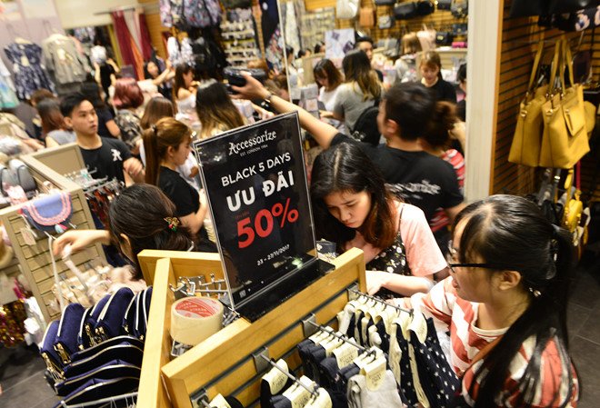 Rau xanh, thit bo, tham chi vang cung an theo Black Friday hinh anh 1