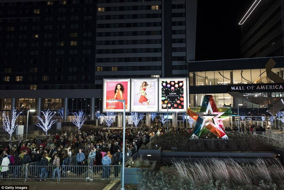 Nguoi My chi 26 ty USD dip Black Friday, Amazon chiem toi mot nua? hinh anh 7