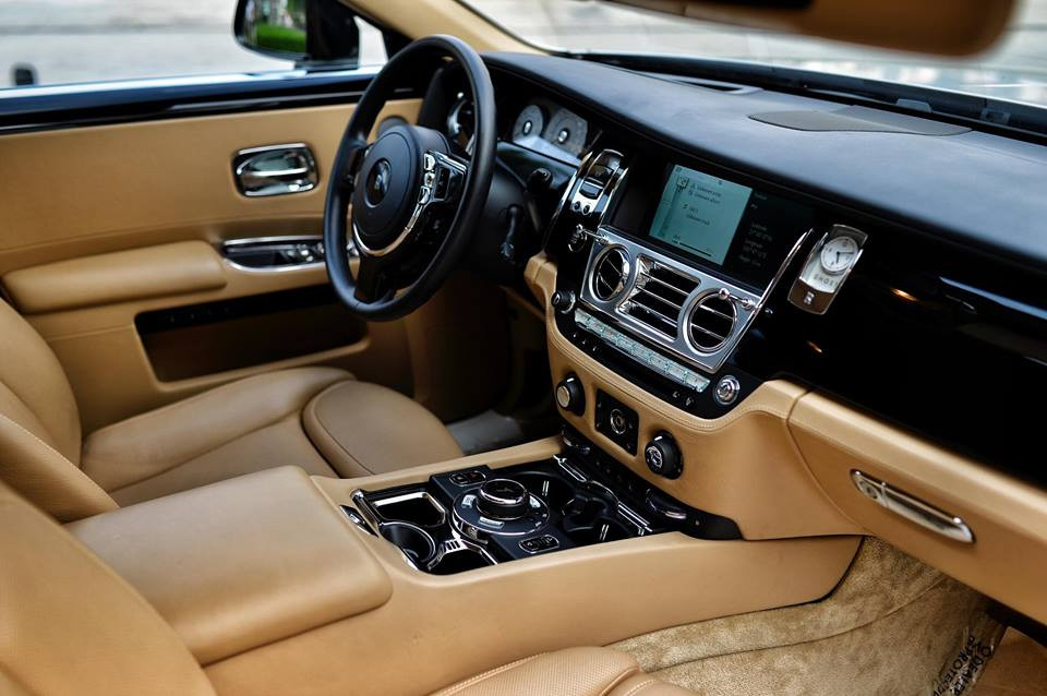 xe siêu sang cũ,thuế tiêu thụ đặc biệt,xe siêu sang,xe sang,kinh doanh xe cũ,Rolls Royce Ghost