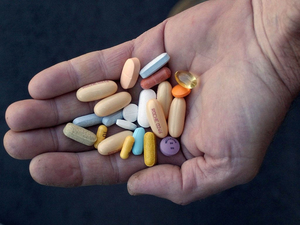 HIV lay lan khap the gioi nhu the nao? hinh anh 3