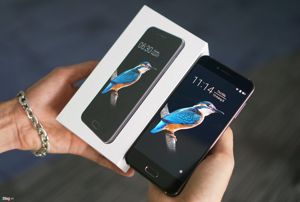 Loat dien thoai gia tot dip cuoi nam hinh anh 7