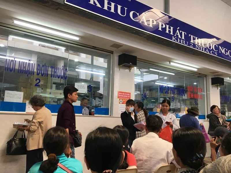 Bộ trưởng Y tế: Thuốc có gì mà để giá cao thế? - ảnh 1