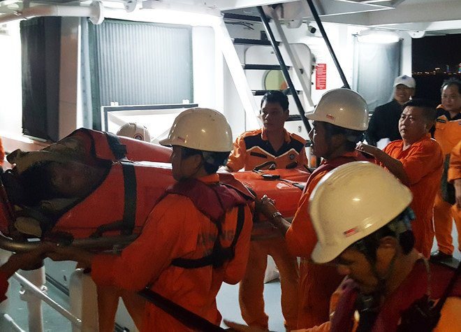 Vuot bien ngay cuoi nam cuu kip thoi ngu dan gap nan hinh anh 2