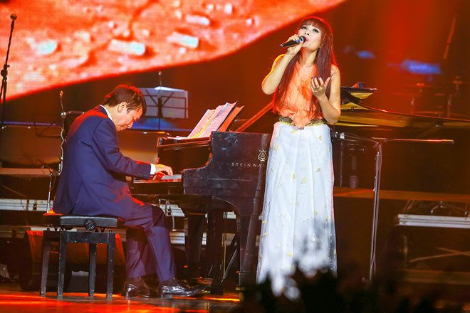 Ngoc Anh het cat-xe 10.000 USD voi Phu Quang: Thieu tinh hay dung gia? hinh anh 1