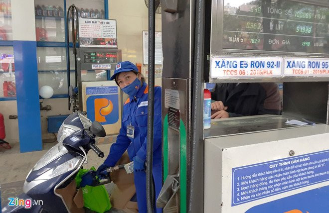 ‘Co khach hang den to tieng va yeu cau hut xang E5 ra’ hinh anh 3