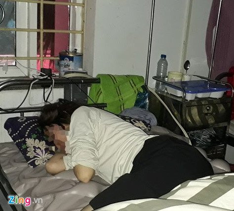 Nguoi phu nu phat dien suot 5 nam sau khi sinh con hinh anh 1