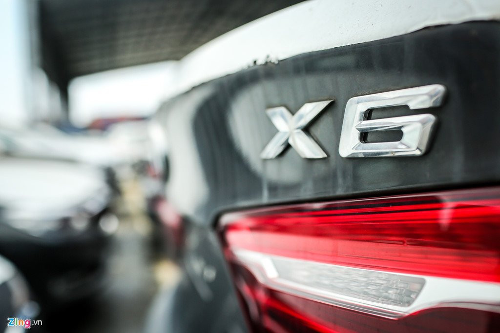 Can canh dan xe BMW hon 3 trieu USD phu bui o Sai Gon hinh anh 3