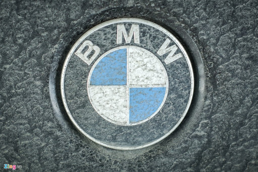 Can canh dan xe BMW hon 3 trieu USD phu bui o Sai Gon hinh anh 6