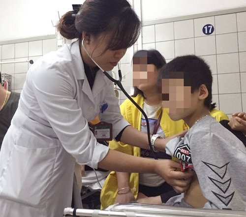 tiểu ra máu, thịt bò khô, phẩm màu, an toàn thực phẩm, ngộ độc thực phẩm