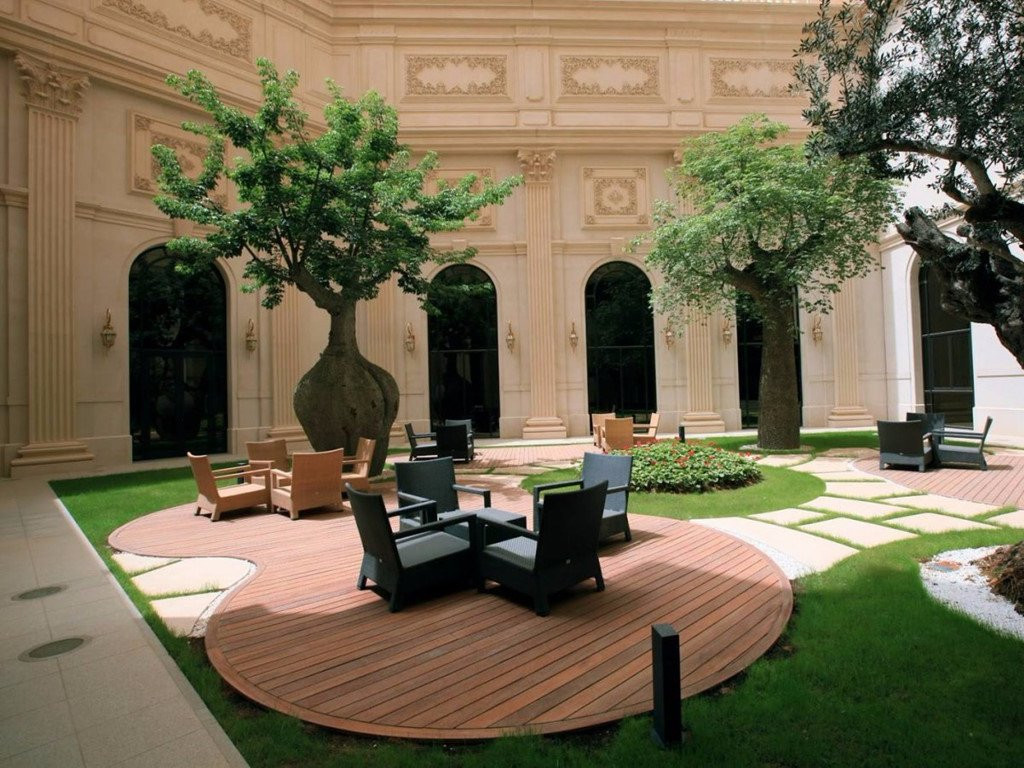 Ben trong khach san xa xi giam giu hoang than A-rap suot 2 thang hinh anh 10