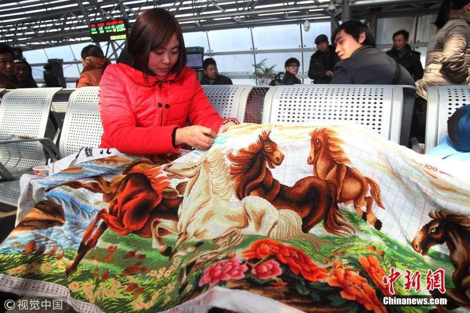 Cho tau xe truoc Tet, nguoi Trung Quoc lam gi de giet thoi gian? hinh anh 7