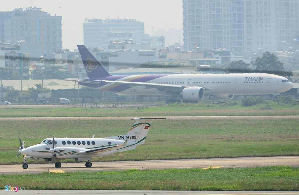 Canh may bay un u cho cat canh o san bay Tan Son Nhat hinh anh 11