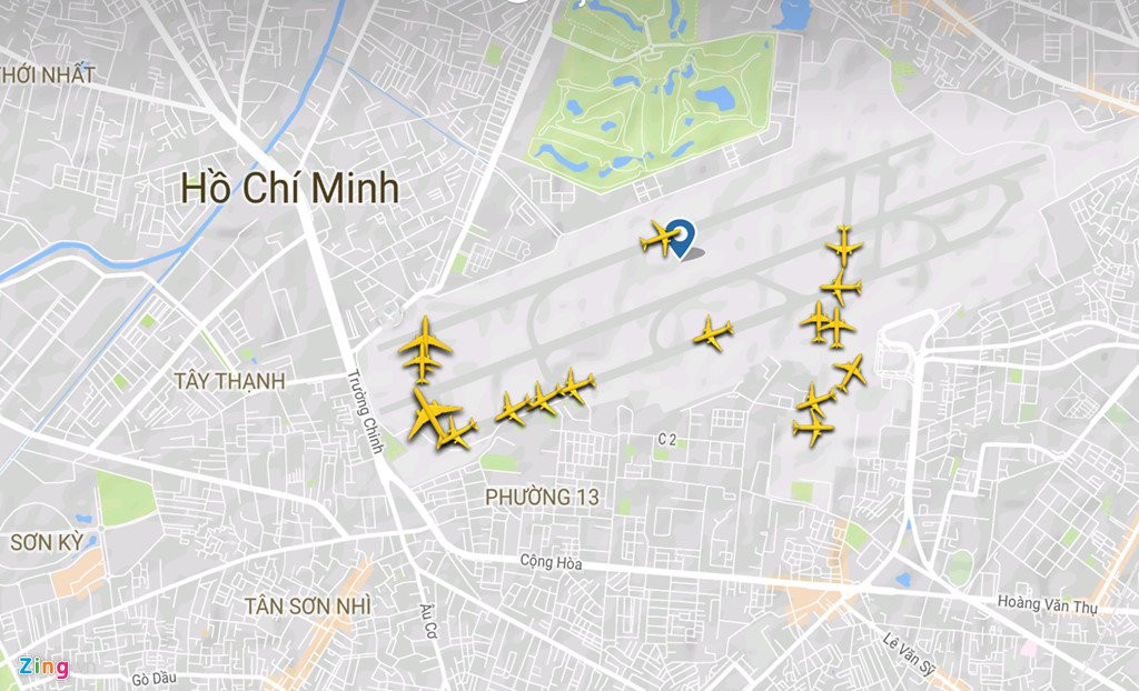 Canh may bay un u cho cat canh o san bay Tan Son Nhat hinh anh 1