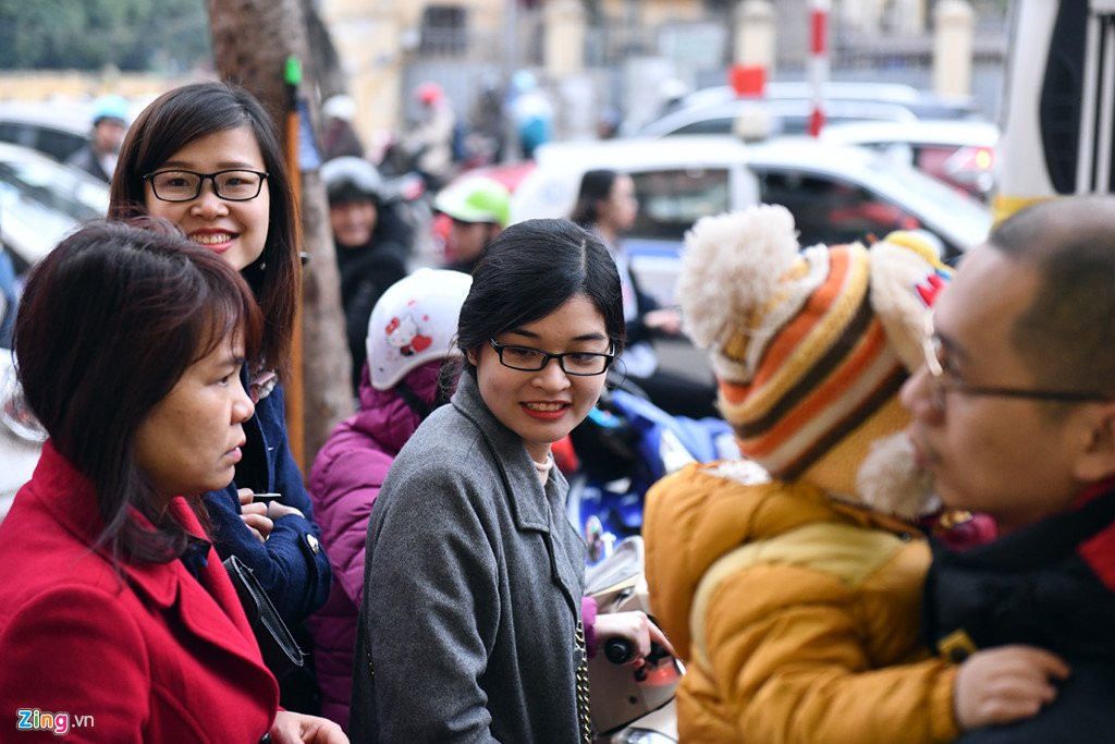 Nguoi dan do xo sam Tet, tuyen pho thoi trang te liet hinh anh 8