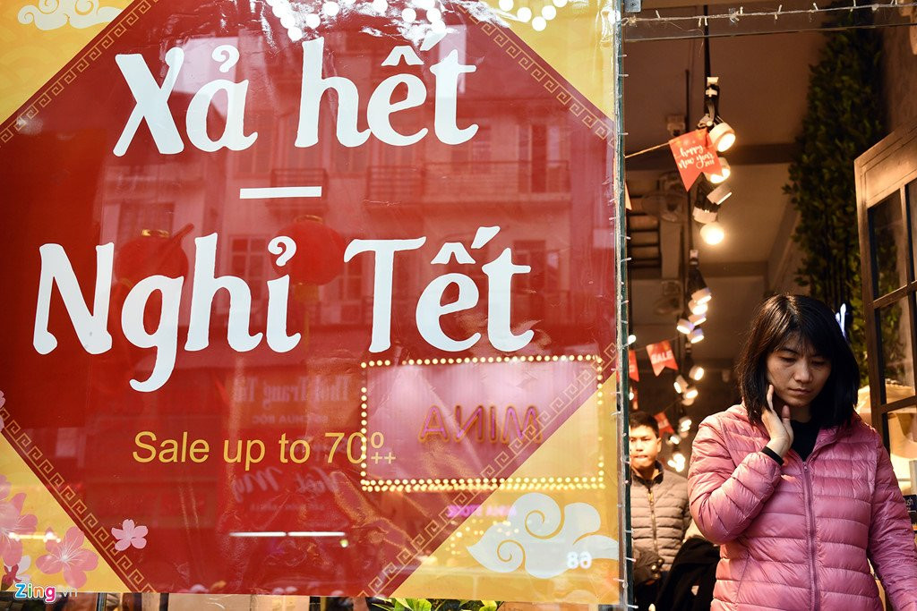 Nguoi dan do xo sam Tet, tuyen pho thoi trang te liet hinh anh 6