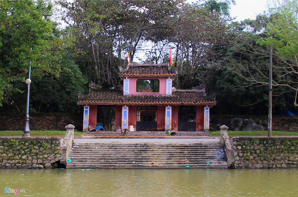 Ngoi co tu voi buc tranh tuong 9 con rong lon nhat Viet Nam hinh anh 1