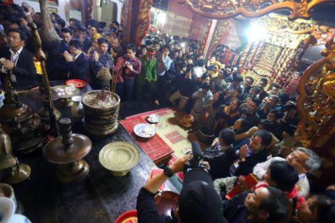 kỷ luật cán bộ