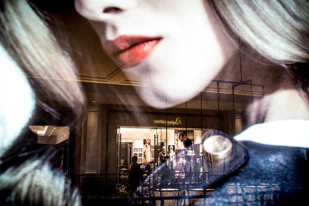 Cuoc song xa hoa cua nhung co gai Hong Kong voi 'bo nuoi' Singapore hinh anh 1