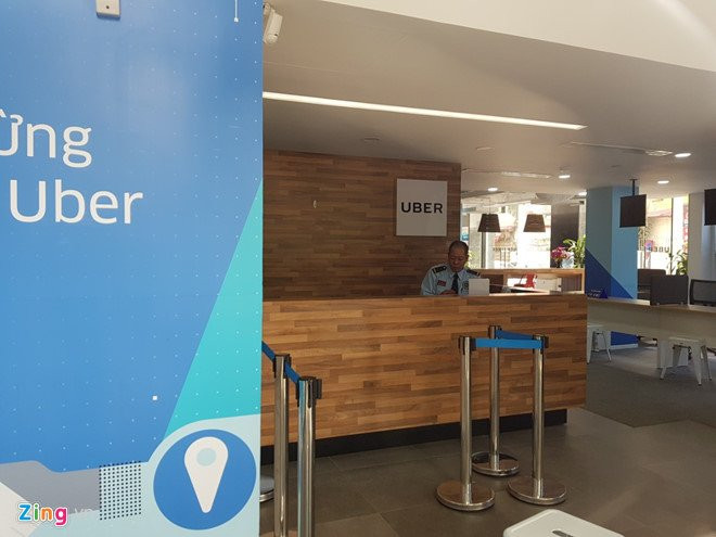 Lo chuyen Uber sap nhap Grab, tai xe tim den van phong hinh anh 2