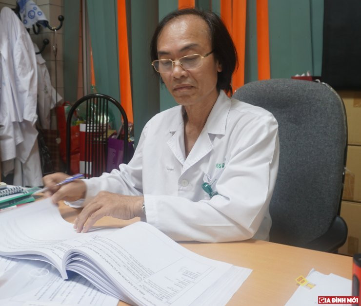 PGS TS Nguyễn Tiến Dũng ví von, xe hỏng nhiều gia đình mang ra thợ sửa nhưng con ốm, họ lại tự chữa.