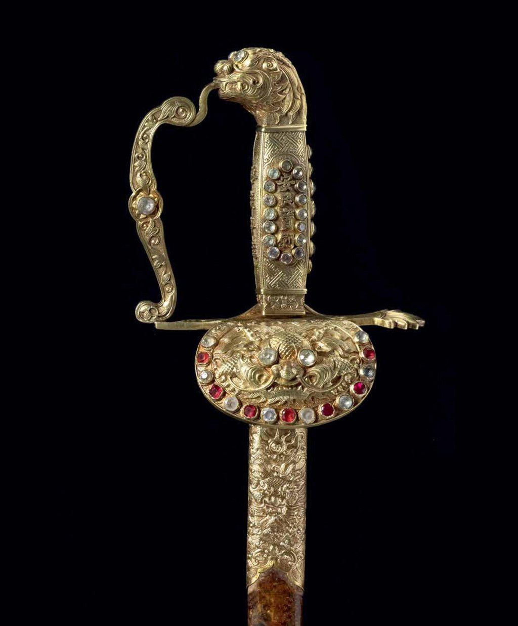 Bo suu tap an va kiem vang quy hiem trieu Nguyen hinh anh 6