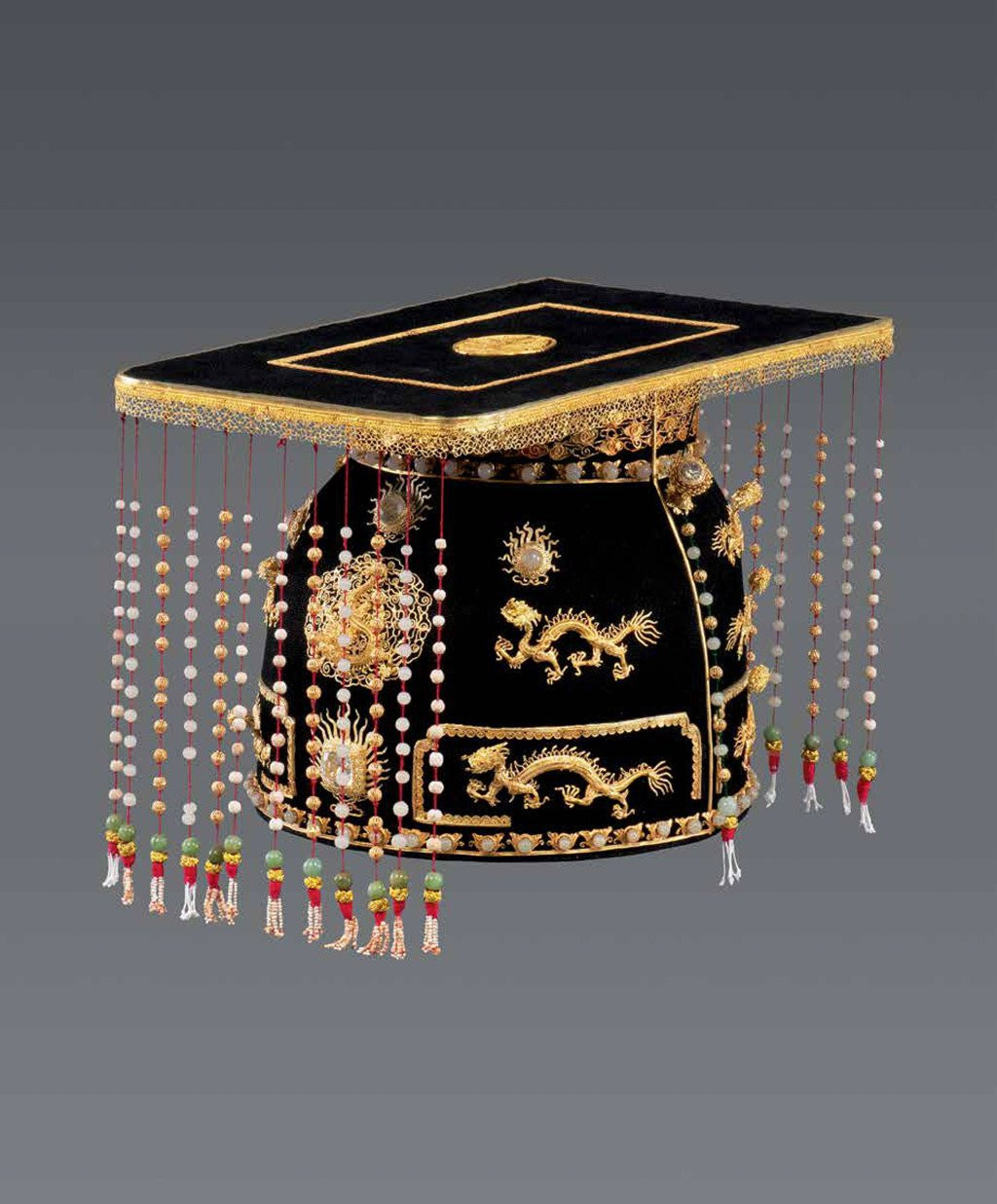 Bo suu tap an va kiem vang quy hiem trieu Nguyen hinh anh 8