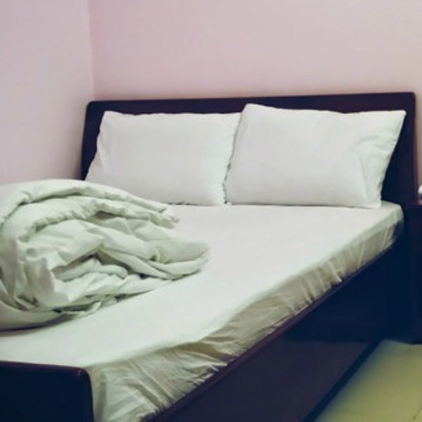 Dùng chung khăn, chăn đệm tại nhà nghỉ “giá bèo”, cẩn thận rước bệnh tình dục ai cũng ghê sợ