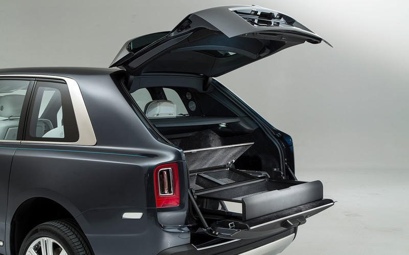 Rolls-Royce Cullinan: Doi thu dang gom cua Bentley Bentayga hinh anh 4