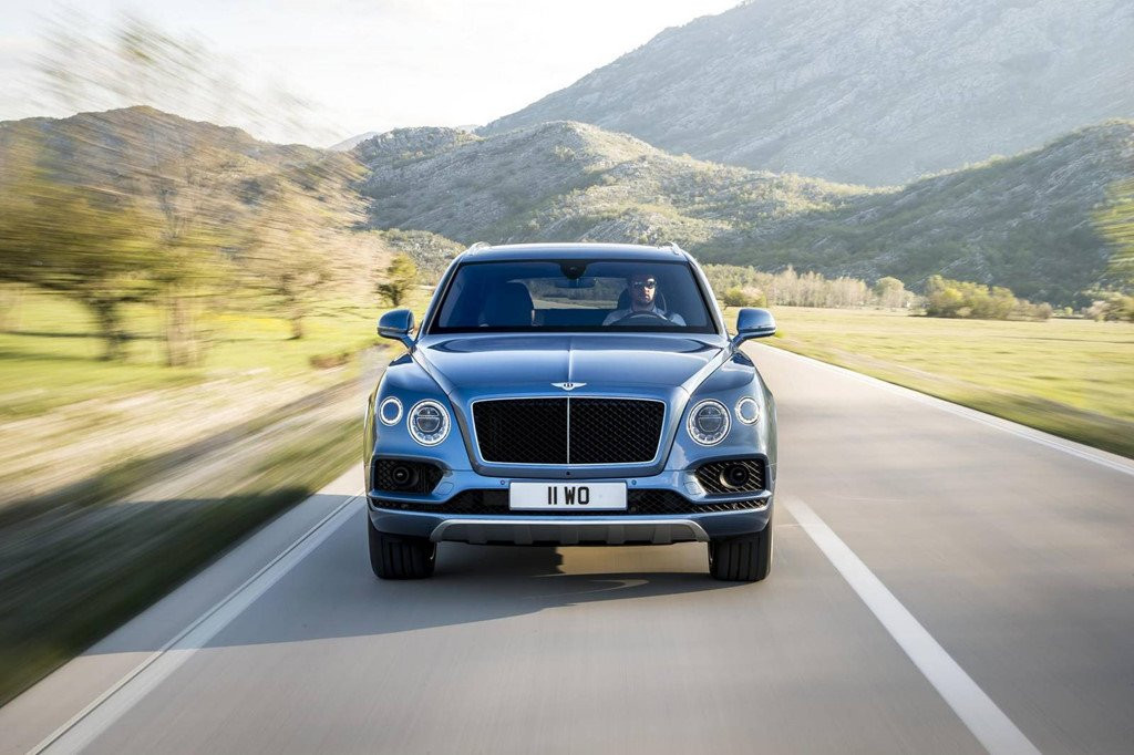 Rolls-Royce Cullinan: Doi thu dang gom cua Bentley Bentayga hinh anh 2