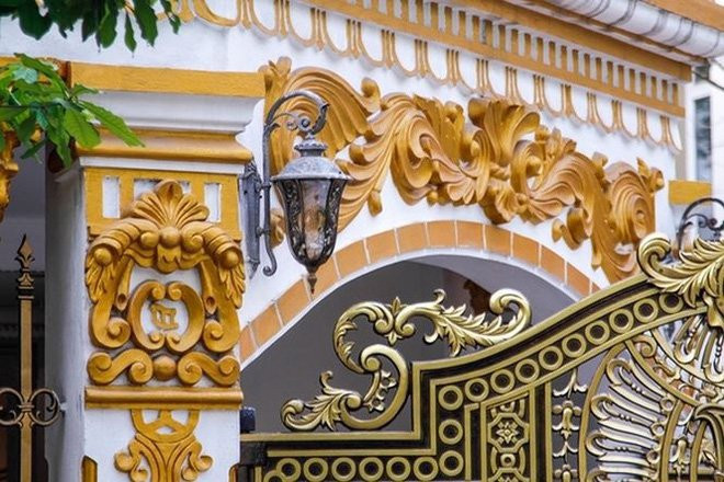 Ngôi biệt thự 2 mặt tiền phủ vàng giữa Hà Nội - Ảnh 10.