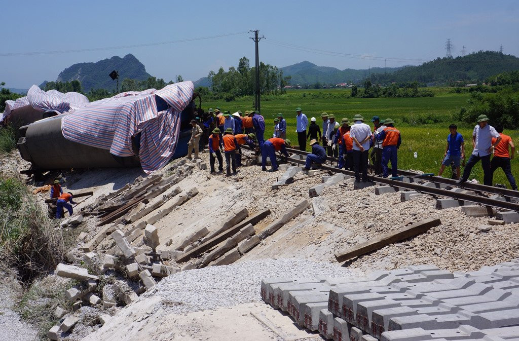 Chuyen du lich do dang cua hon 200 nguoi cung cong ty tren tau SE19 hinh anh 3