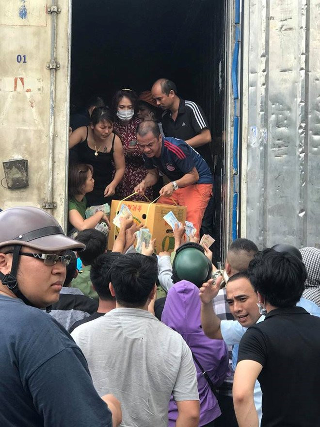 Dan mang truyen nhau vu giai cuu sau rieng o Ha Noi la chieu ban hang hinh anh 2