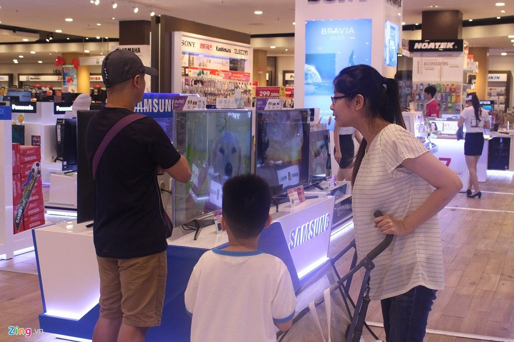 Dich vu thue TV, may chieu hut khach mua World Cup hinh anh 1