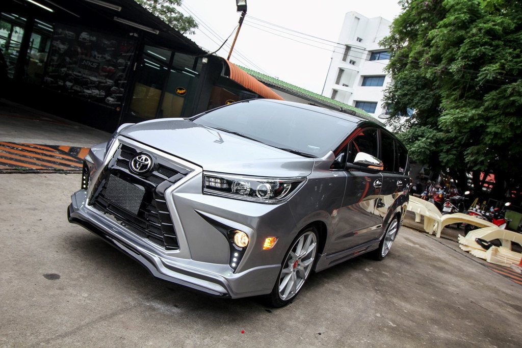 Toyota Innova do phong cach Lexus tai Ha Noi hinh anh 2