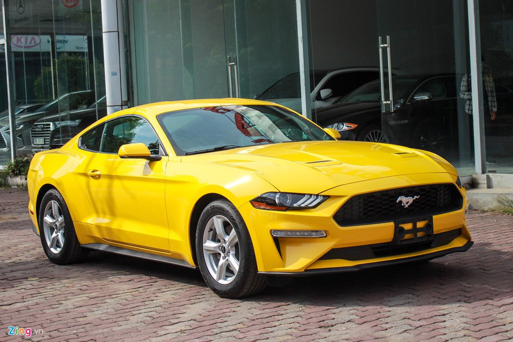Chi tiet 'xe co bap My' Ford Mustang 2018 tren duong pho Ha Noi hinh anh 1