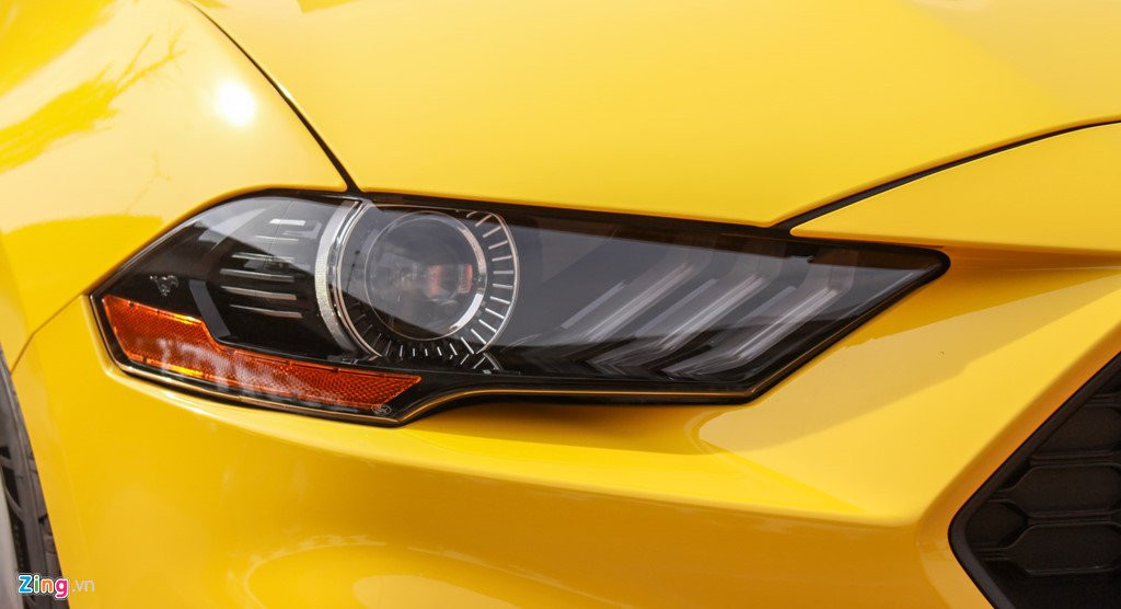 Chi tiet 'xe co bap My' Ford Mustang 2018 tren duong pho Ha Noi hinh anh 4