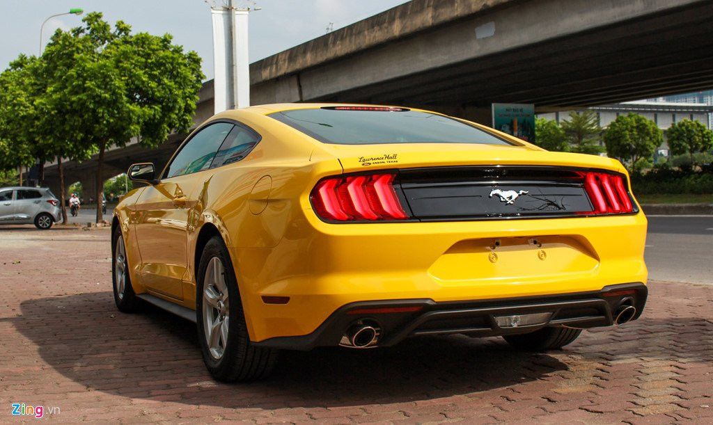 Chi tiet 'xe co bap My' Ford Mustang 2018 tren duong pho Ha Noi hinh anh 6