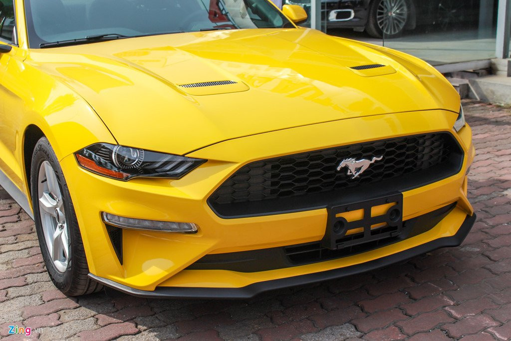 Chi tiet 'xe co bap My' Ford Mustang 2018 tren duong pho Ha Noi hinh anh 3