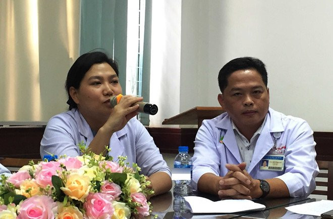 Lan dau cuu song be gai 4 tuo roi tu tang 7 chung cu hinh anh 2