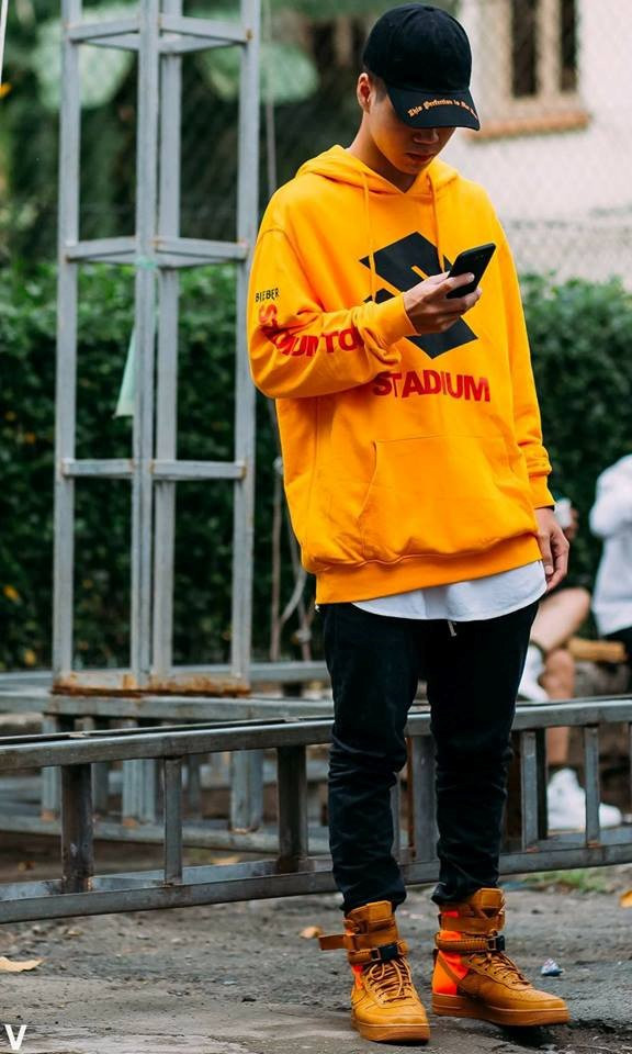 Gioi tre mac do tram trieu dong: 'Dung day nha giau cach tieu tien' hinh anh 1