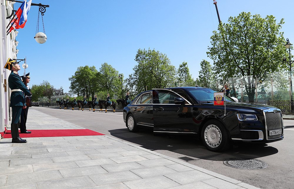 Xe limousine Cortege cua ong Putin den Phan Lan hinh anh 4