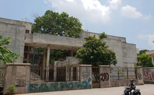 Vén màn bí ẩn 'nhà ma' 20 năm không người ở giữa Thủ đô