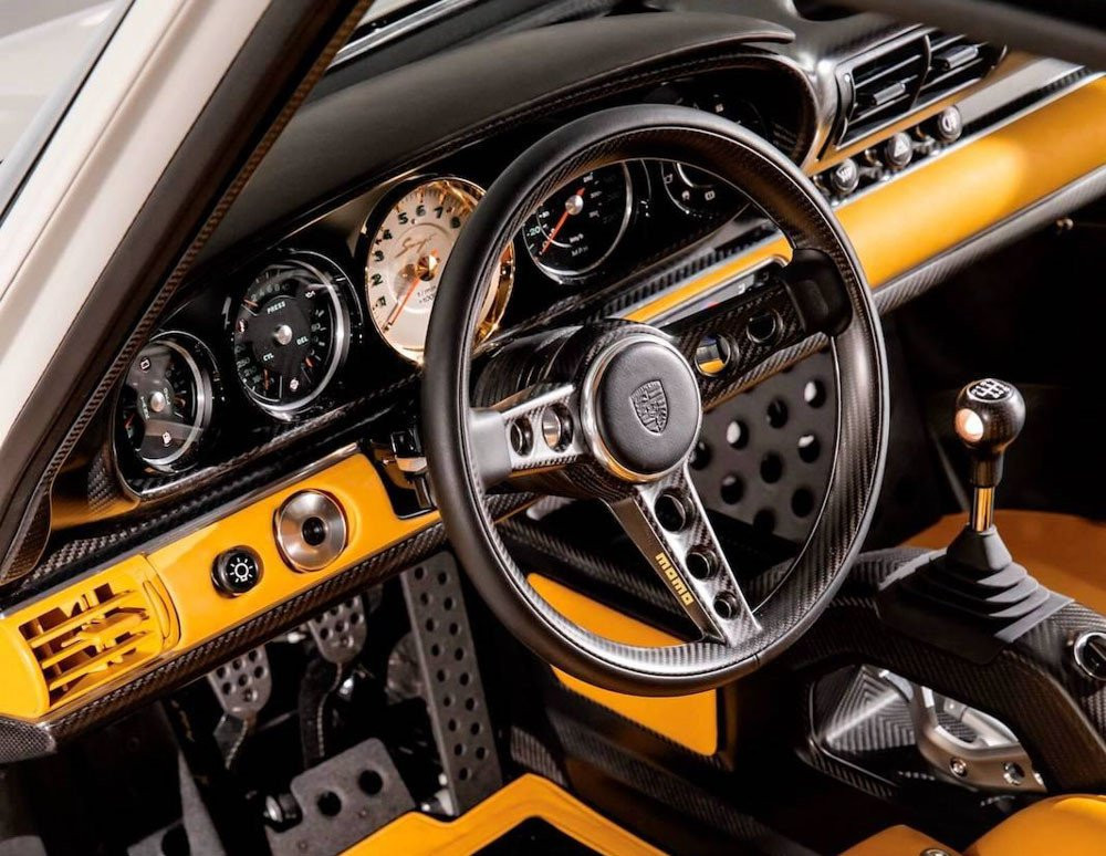 Porsche 911 doi 1990 gia 1,8 trieu USD dat hon sieu xe hien dai hinh anh 10