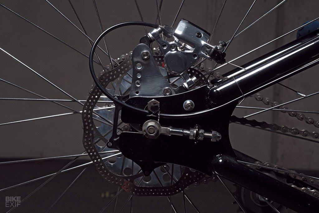 Xe do phong cach Tracker mang trai tim cua may cat co hinh anh 5