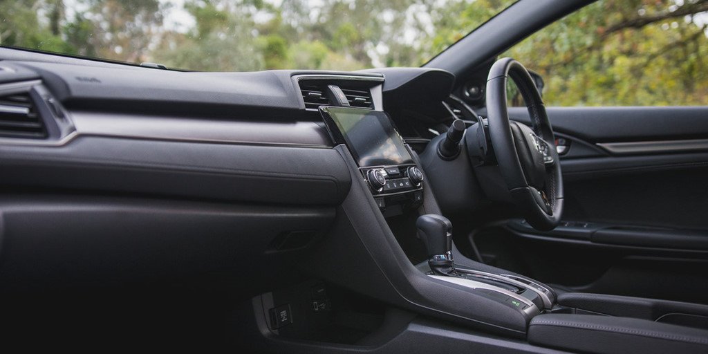 So sanh Honda Civic va Mazda 3 phien ban 2018 hinh anh 4