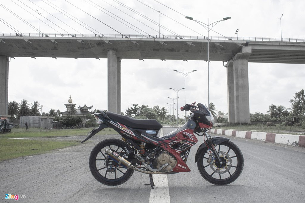 Suzuki Satria F150 voi loat do choi hang hieu cua biker Can Tho hinh anh 2
