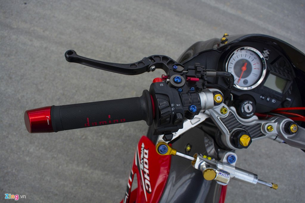 Suzuki Satria F150 voi loat do choi hang hieu cua biker Can Tho hinh anh 5