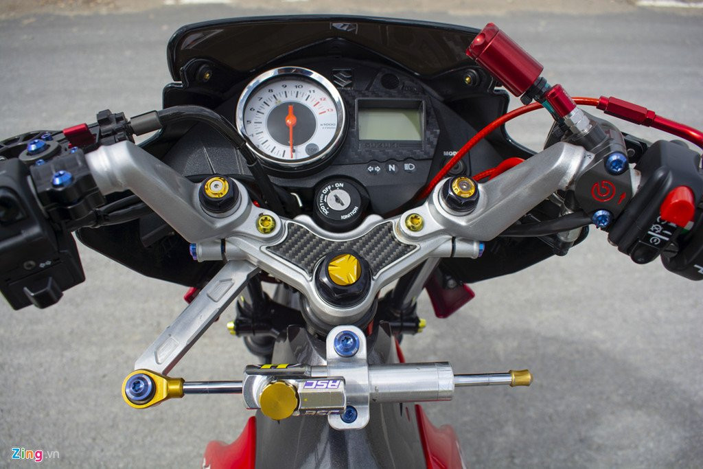 Suzuki Satria F150 voi loat do choi hang hieu cua biker Can Tho hinh anh 6