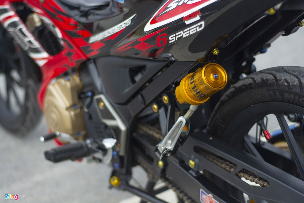 Suzuki Satria F150 voi loat do choi hang hieu cua biker Can Tho hinh anh 9
