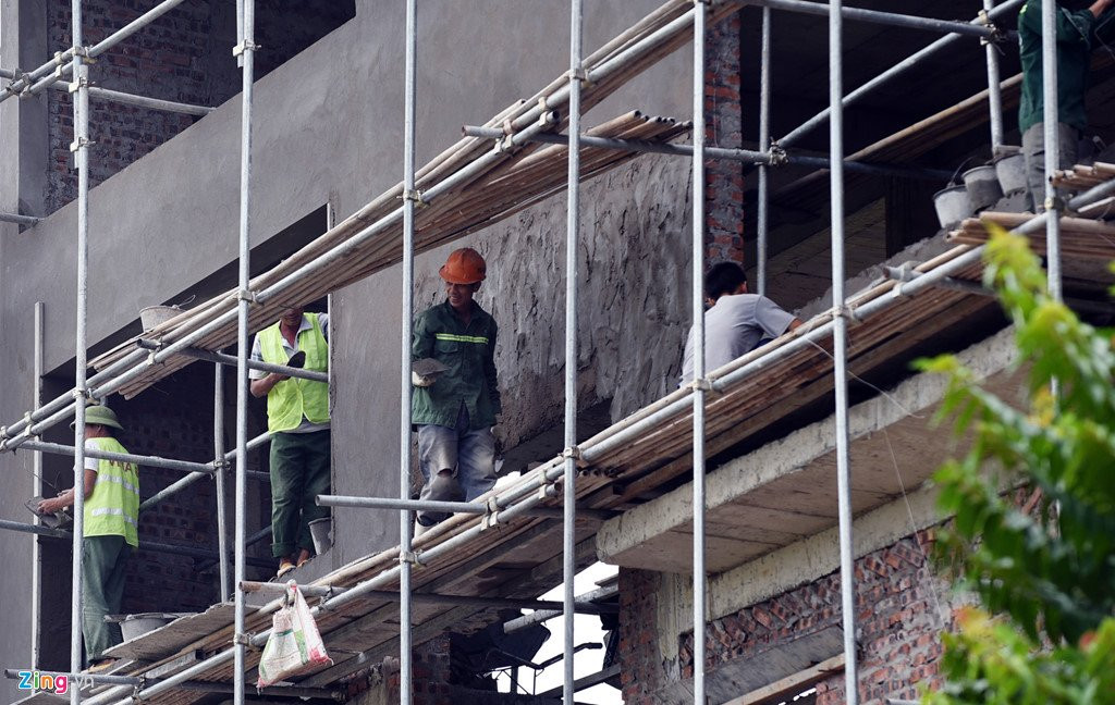 Can canh 26 can biet thu xay xong moi xin phep o Ha Noi hinh anh 7